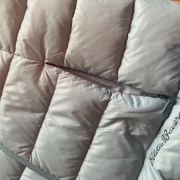 Women's Eddie Bauer Puffer Vest - Picture 2 of 5